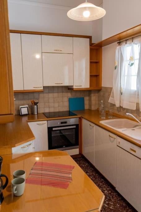 Saffron Apartment In Central Athen Exterior foto